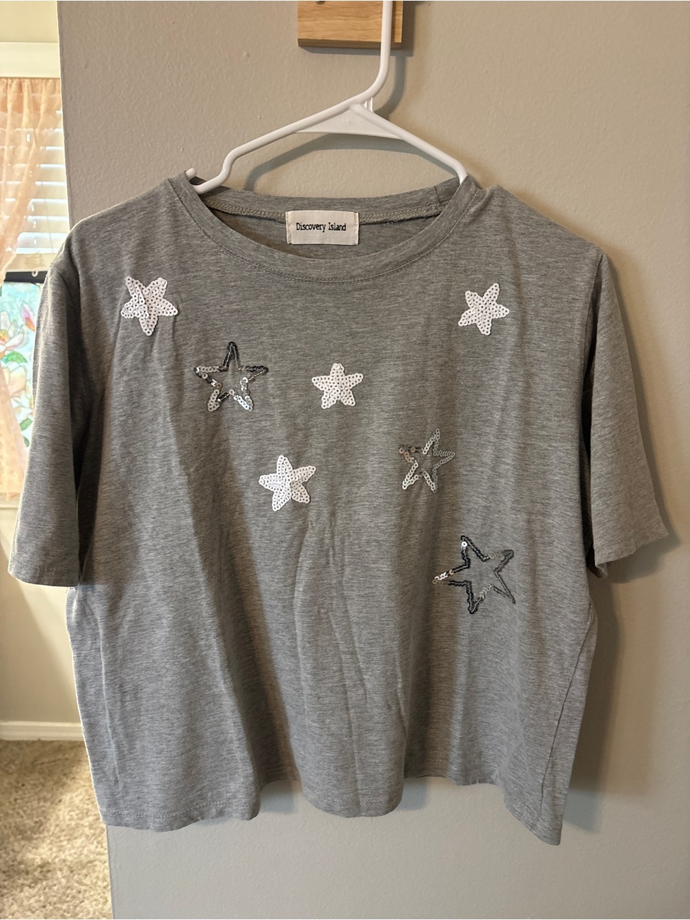 Cropped Gray Tee with Star Sequins